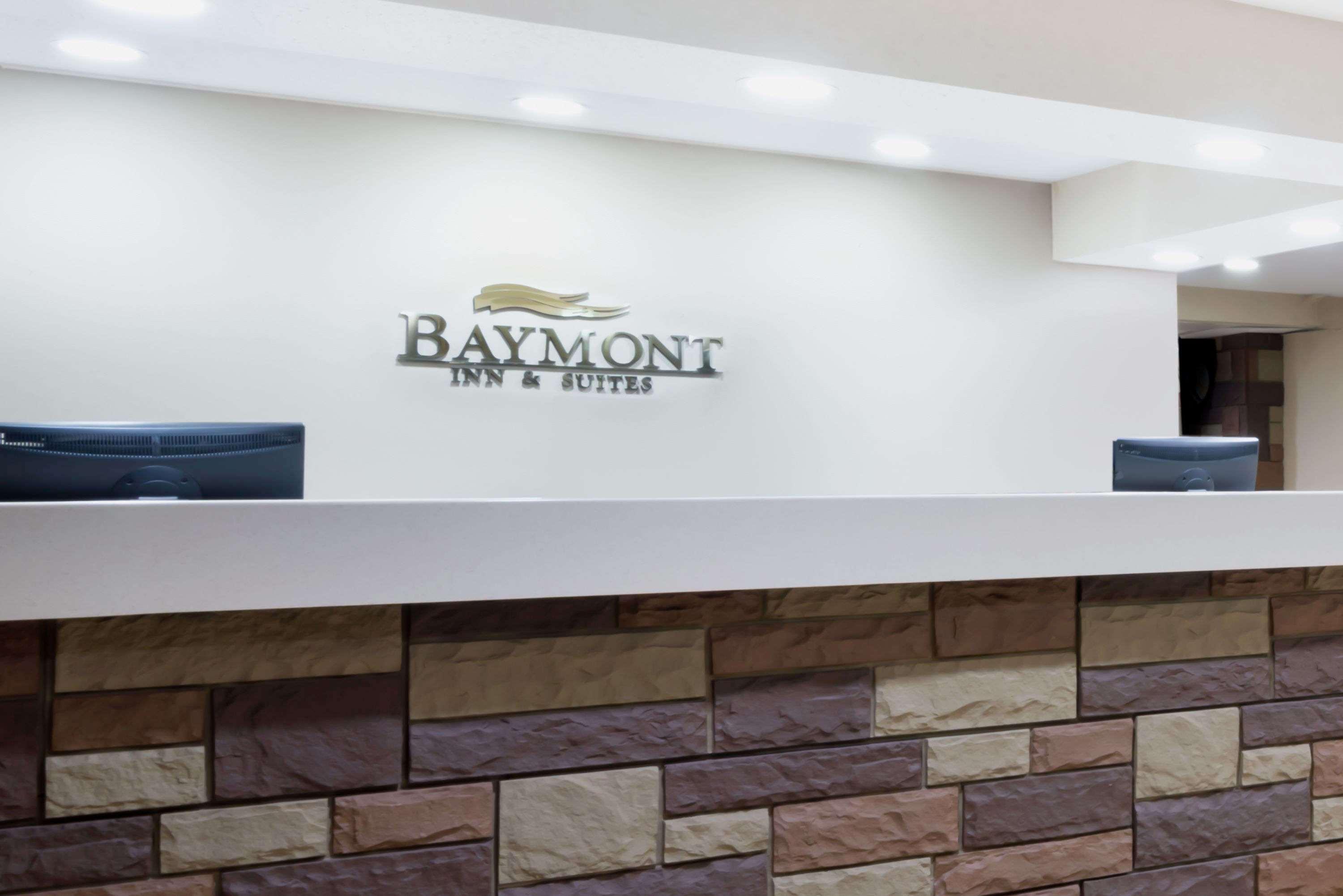 Baymont by Wyndham Columbus/Rickenbacker Hotel Bagian luar foto